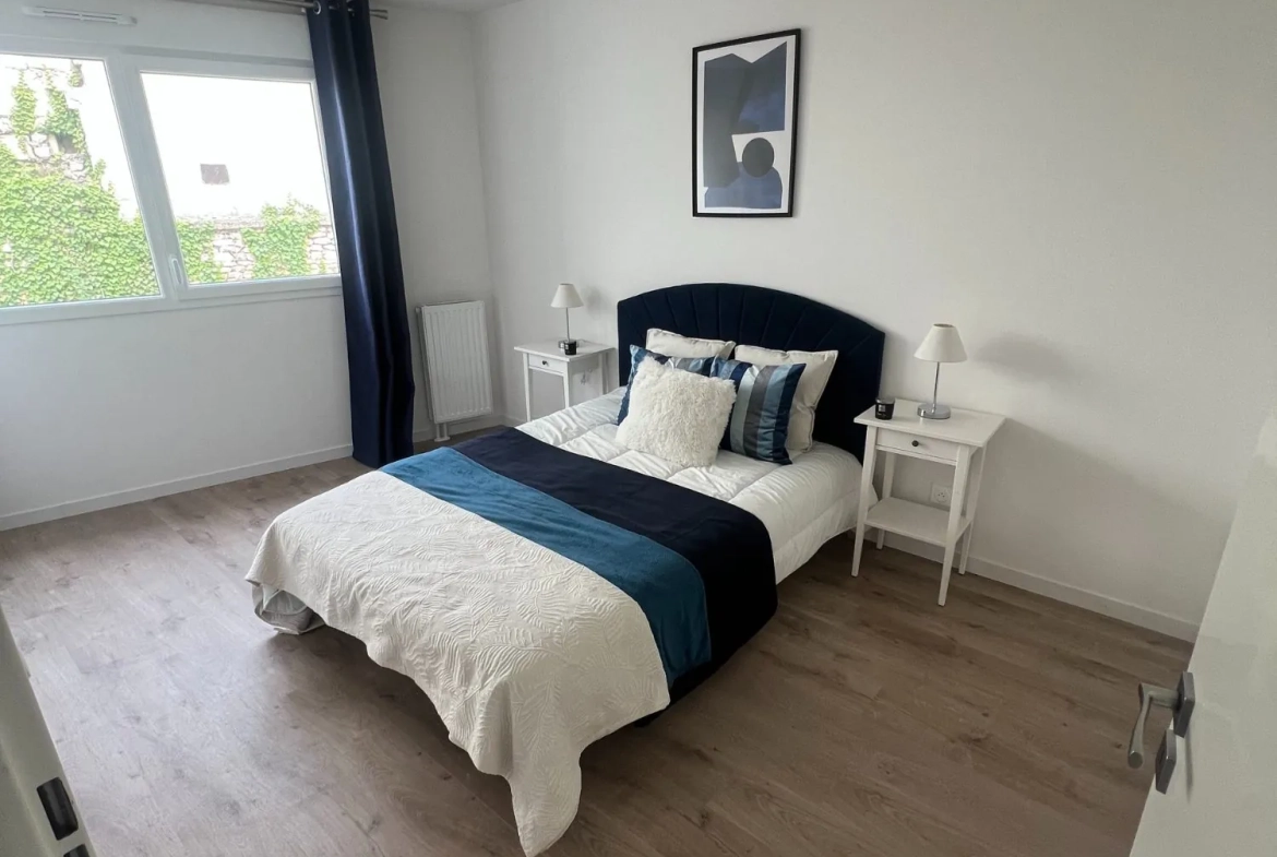 Appartement T2 lumineux de 45m² à Caen, avec balcon et parking, proche du centre-ville 