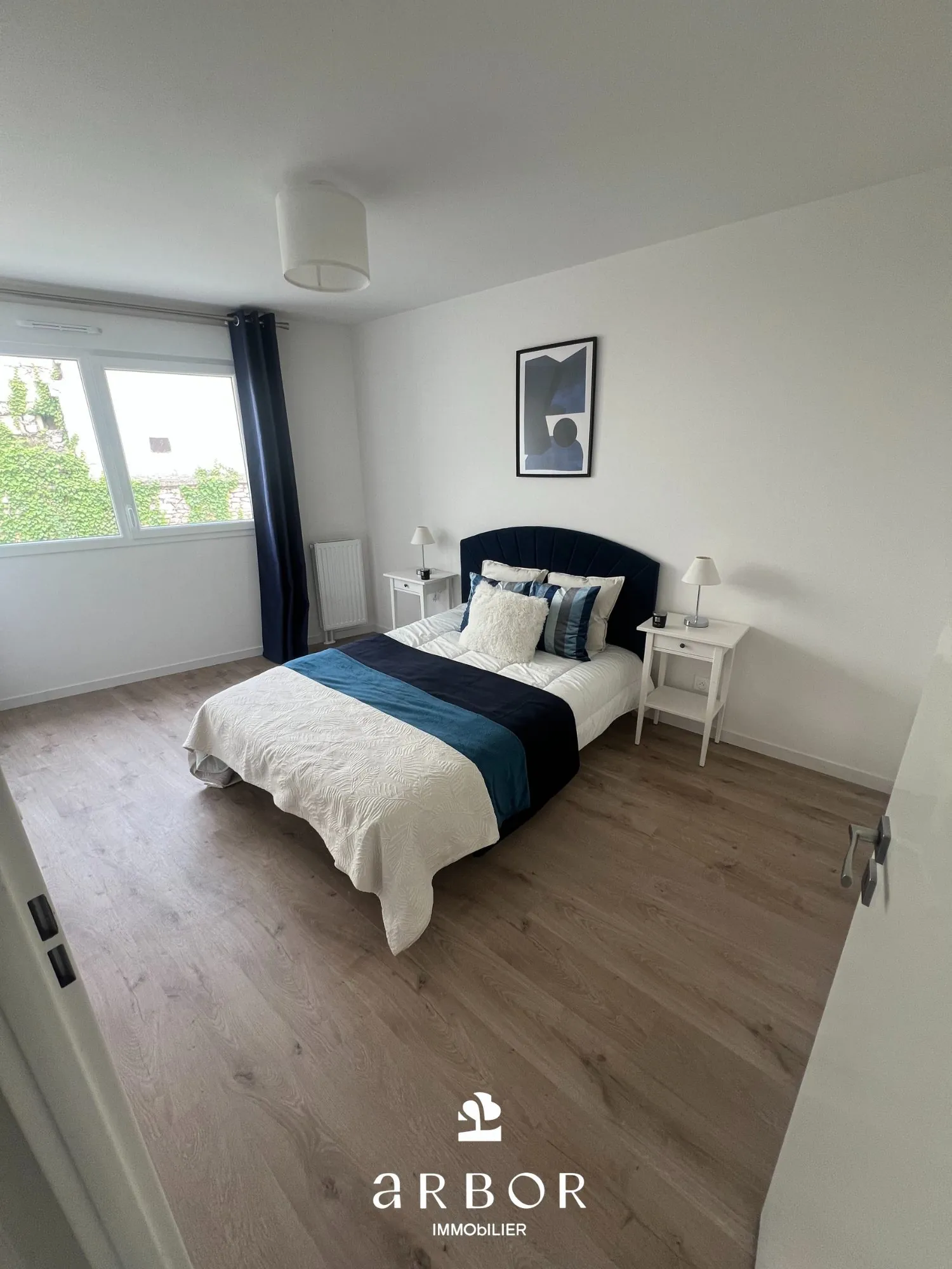 Appartement T2 lumineux de 45m² à Caen, avec balcon et parking, proche du centre-ville 