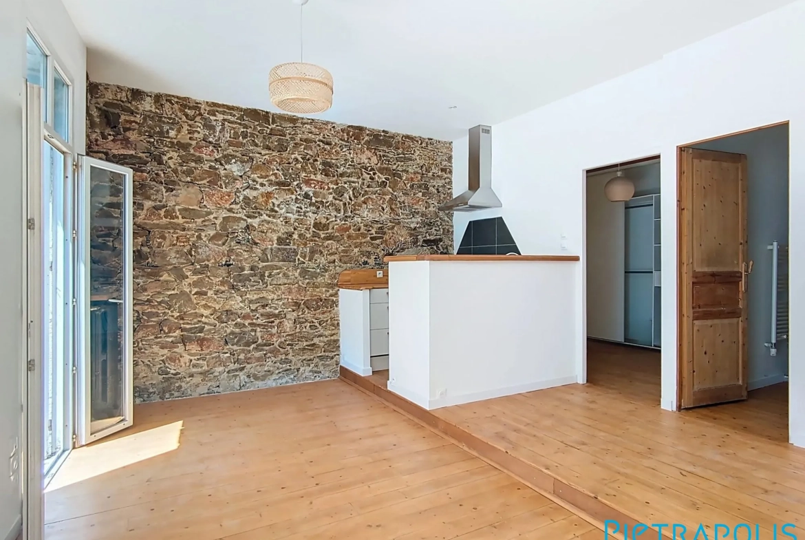 Appartement T2 avec deux balcons à vendre à Sète, Quartier Victor Hugo 