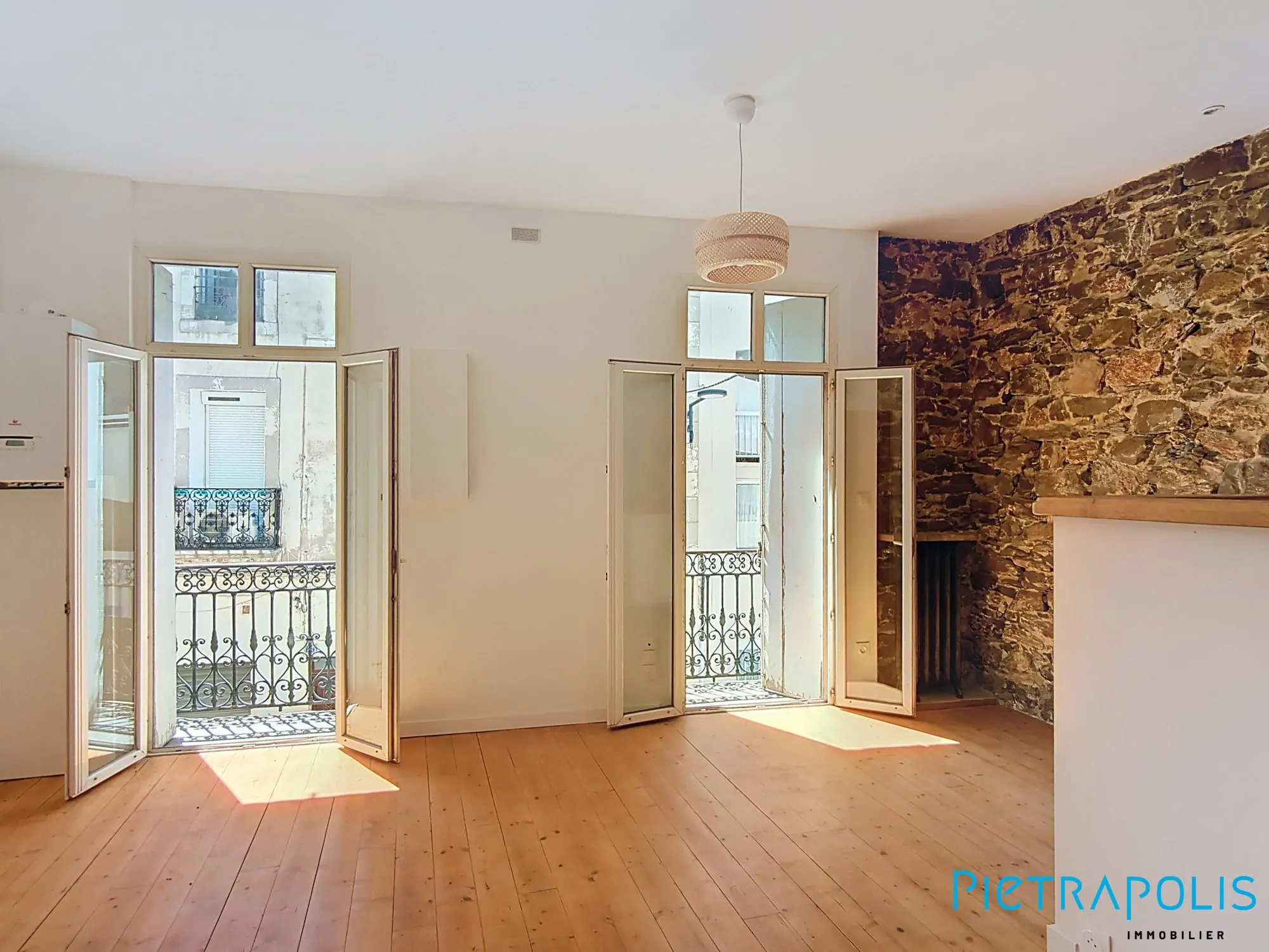 Appartement T2 avec deux balcons à vendre à Sète, Quartier Victor Hugo 