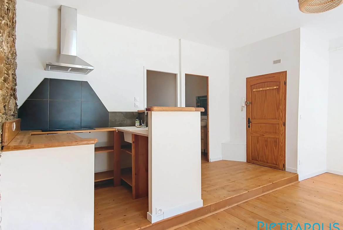 Appartement T2 avec deux balcons à vendre à Sète, Quartier Victor Hugo 