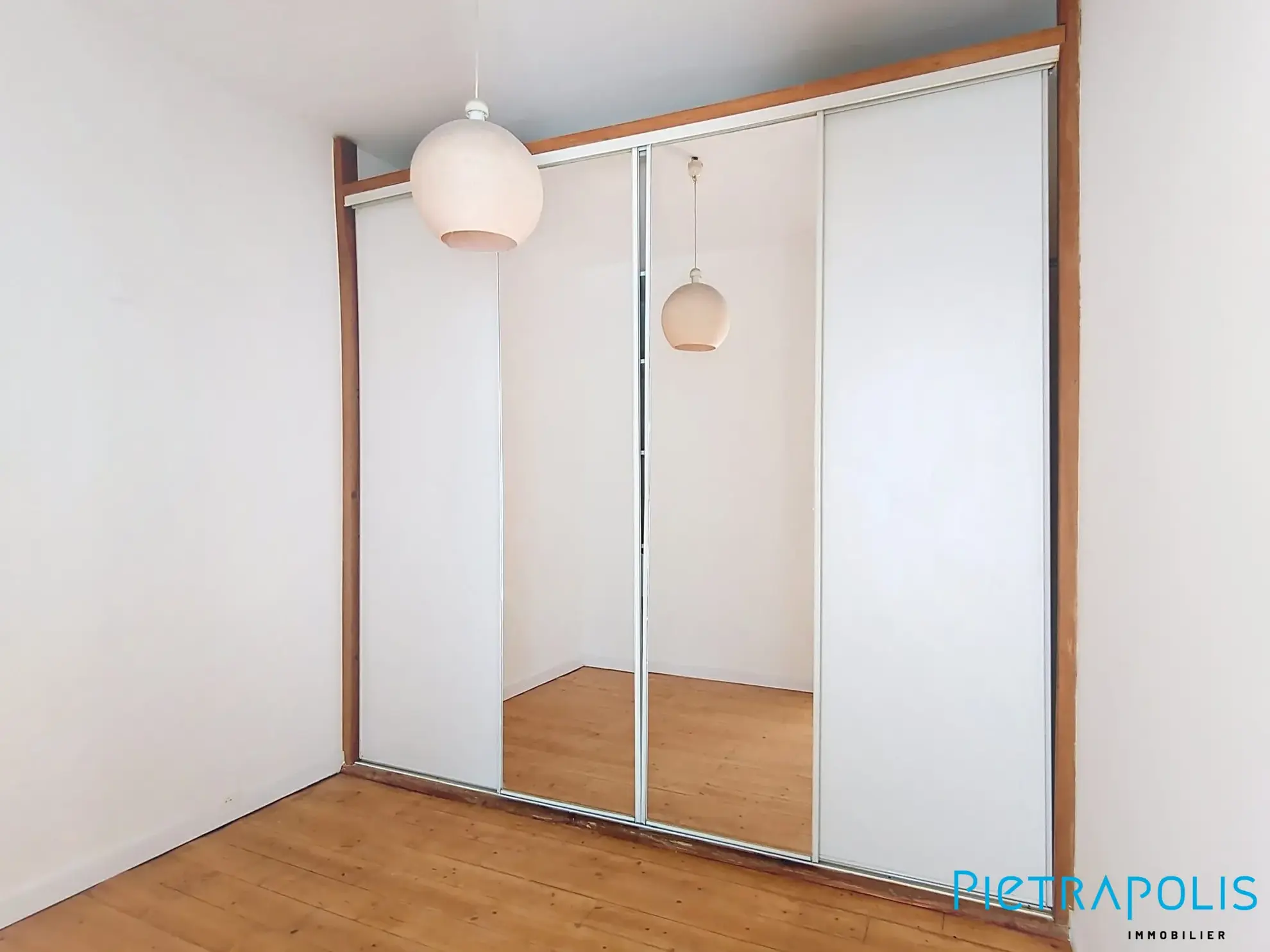 Appartement T2 avec deux balcons à vendre à Sète, Quartier Victor Hugo 