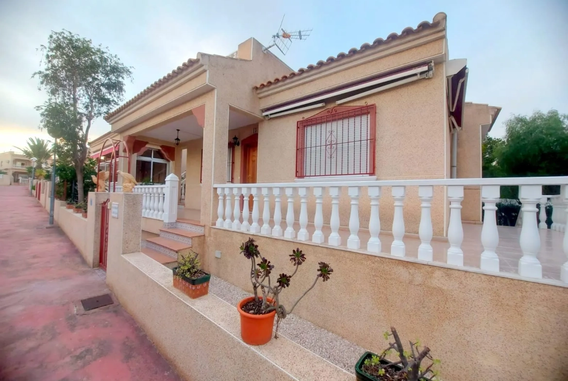 Maison neuve de plain-pied avec piscine à Algorfa, Costa Blanca 
