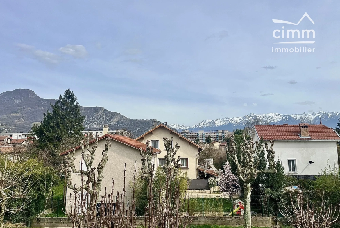 T2 lumineux de 45m² à Fontaine avec parking et cave, investissement ou résidence principale 
