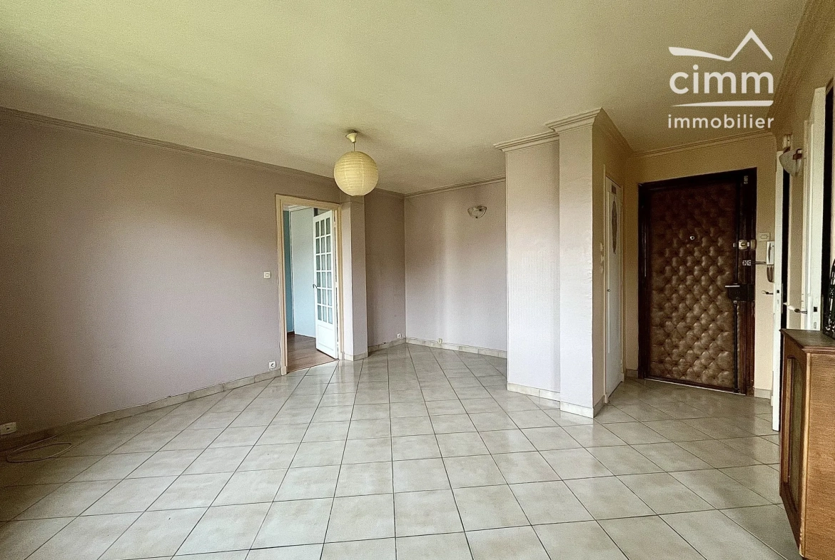 T2 lumineux de 45m² à Fontaine avec parking et cave, investissement ou résidence principale 