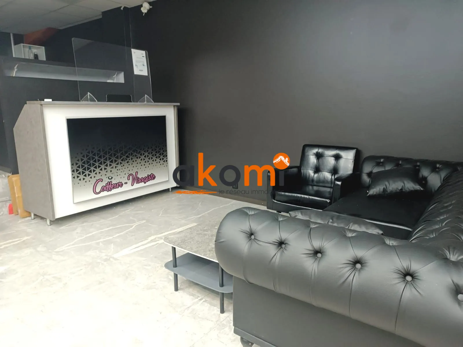 Salon de coiffure et institut de beauté à Mulhouse, emplacement premium, moderne et prêt à l'emploi 