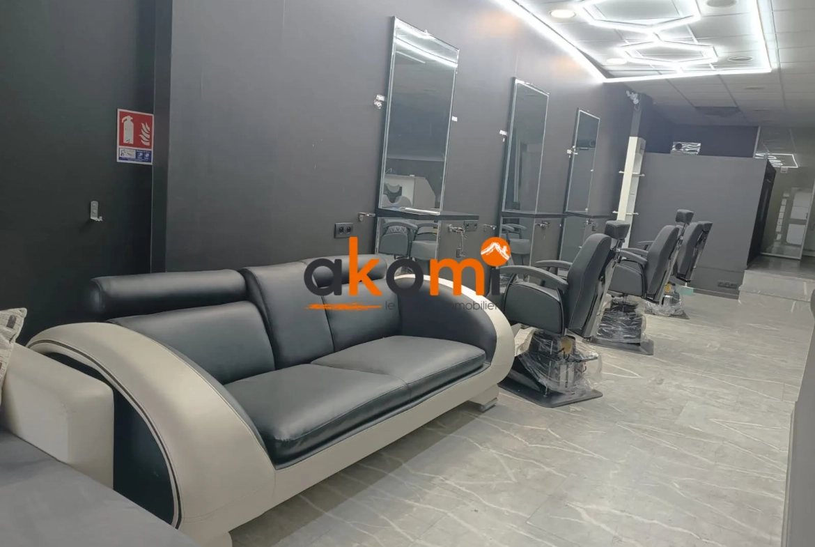 SALLE COIFFURE 1 Salon de coiffure et institut de beauté à Mulhouse, emplacement premium, moderne et prêt à l'emploi 