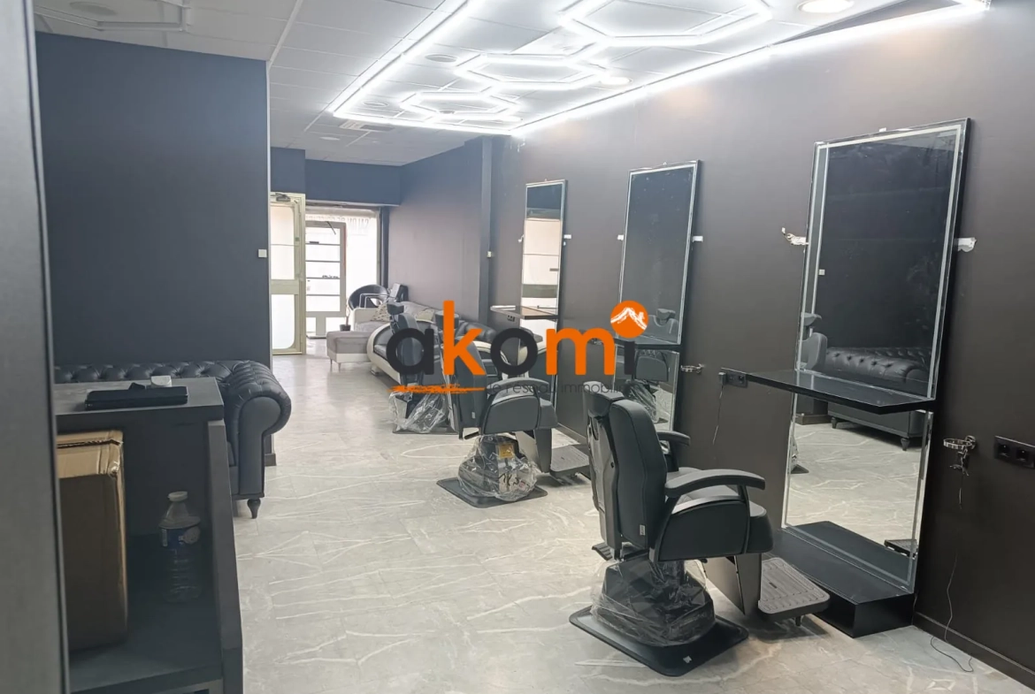 Salon de coiffure et institut de beauté à Mulhouse, emplacement premium, moderne et prêt à l'emploi 
