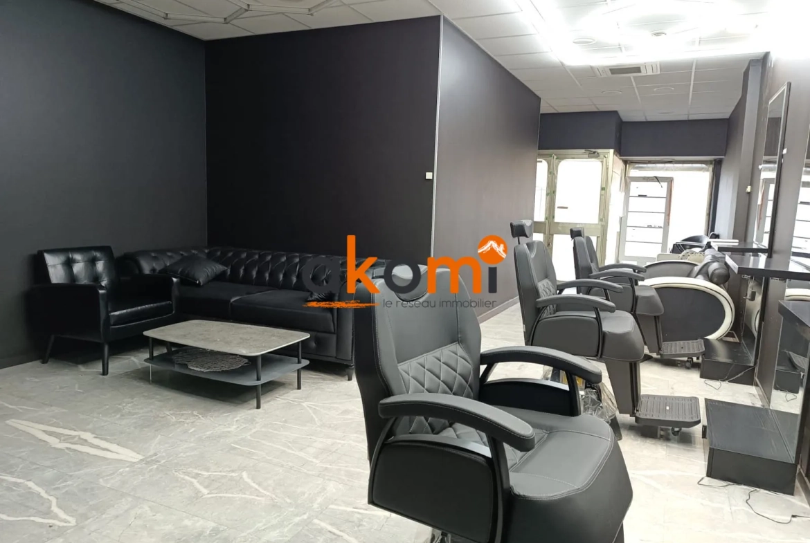 Salon de coiffure et institut de beauté à Mulhouse, emplacement premium, moderne et prêt à l'emploi 