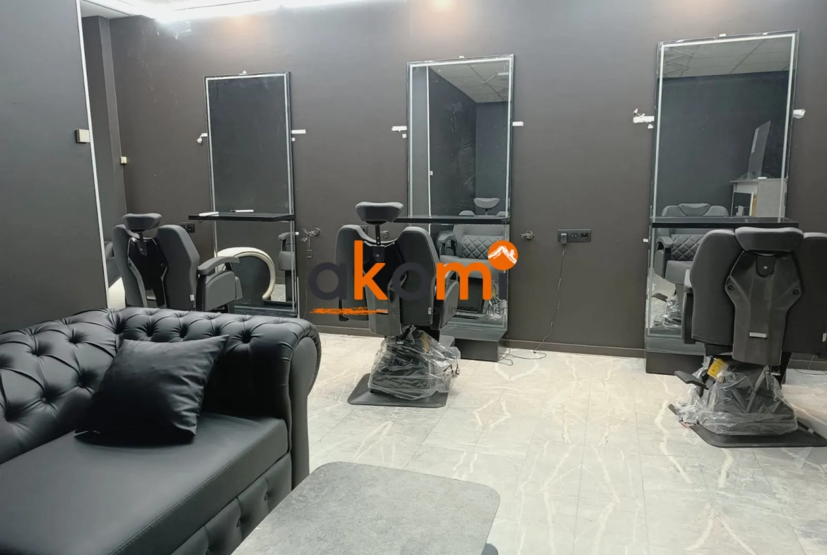 Salon de coiffure et institut de beauté à Mulhouse, emplacement premium, moderne et prêt à l'emploi 