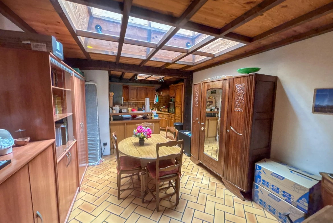 Maison de campagne à vendre à Hem avec jardin et garage 