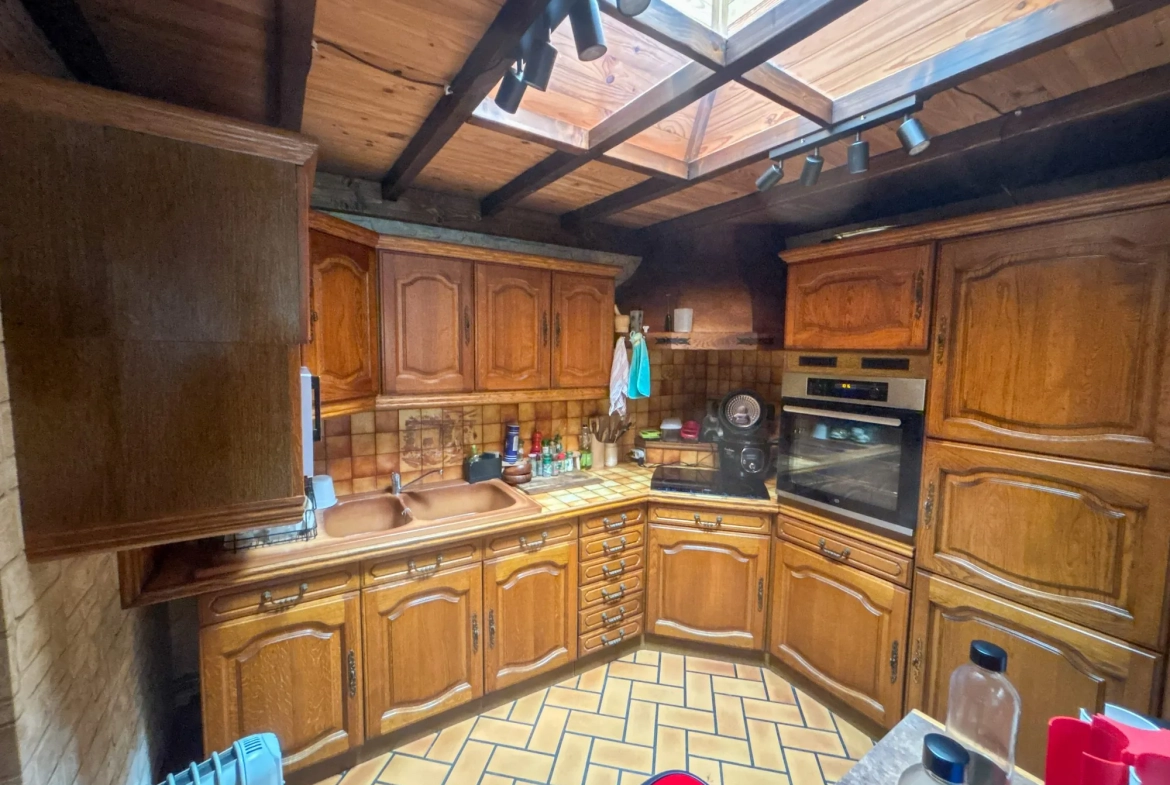 Maison de campagne à vendre à Hem avec jardin et garage 