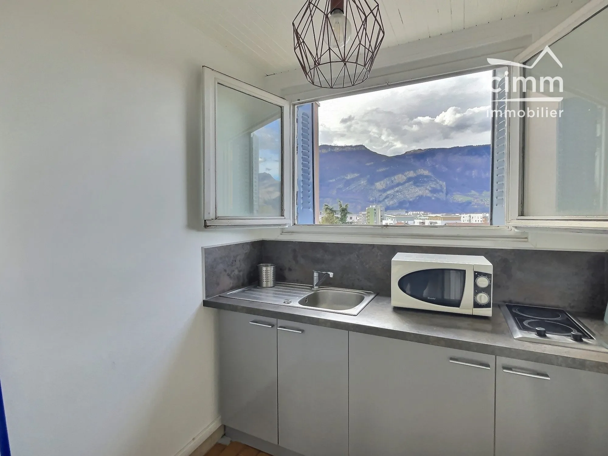 Achat Appartement 3 Pièces à Fontaine avec Vue sur Vercors et Belledonne 