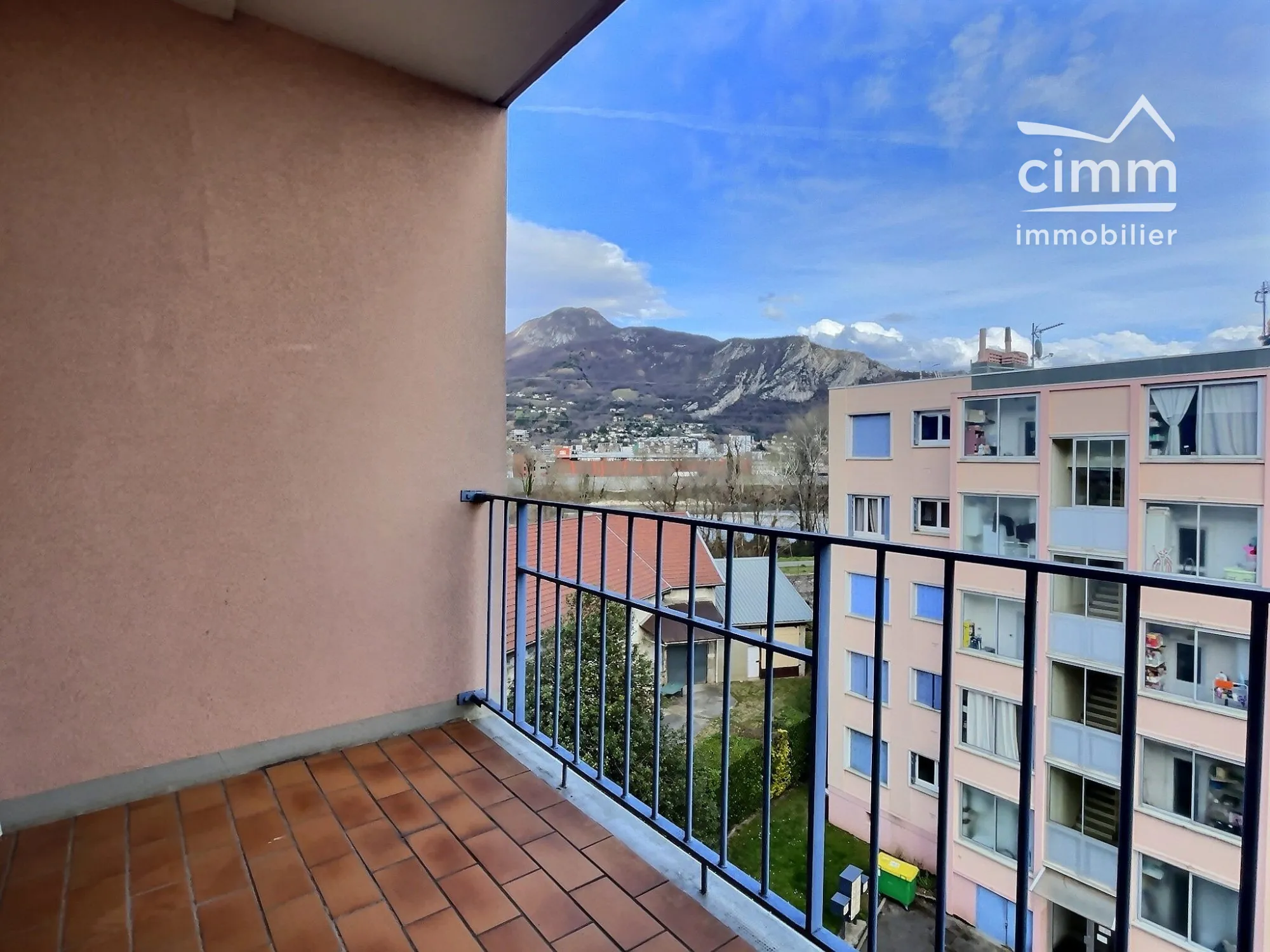 Achat Appartement 3 Pièces à Fontaine avec Vue sur Vercors et Belledonne 