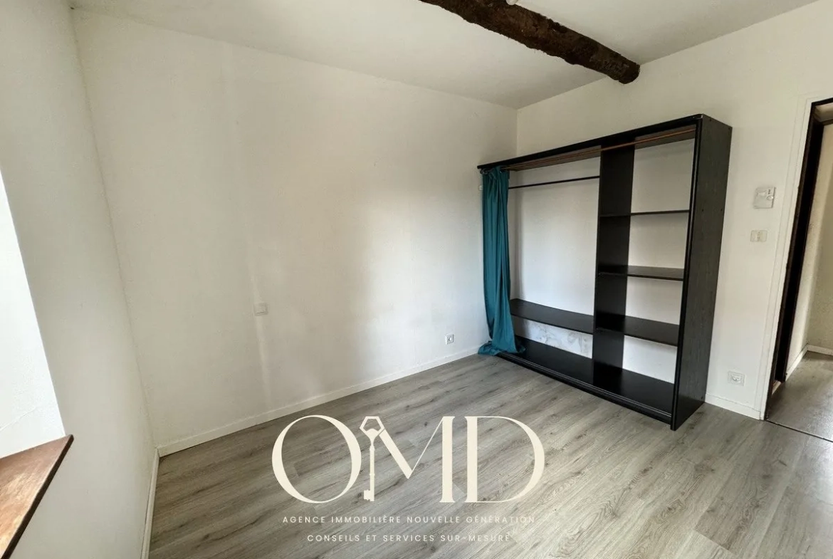 Maison mitoyenne à rénover de 91,18 m² à Marquefave – Proche commodités 