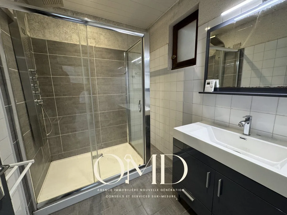 Maison mitoyenne à rénover de 91,18 m² à Marquefave – Proche commodités 