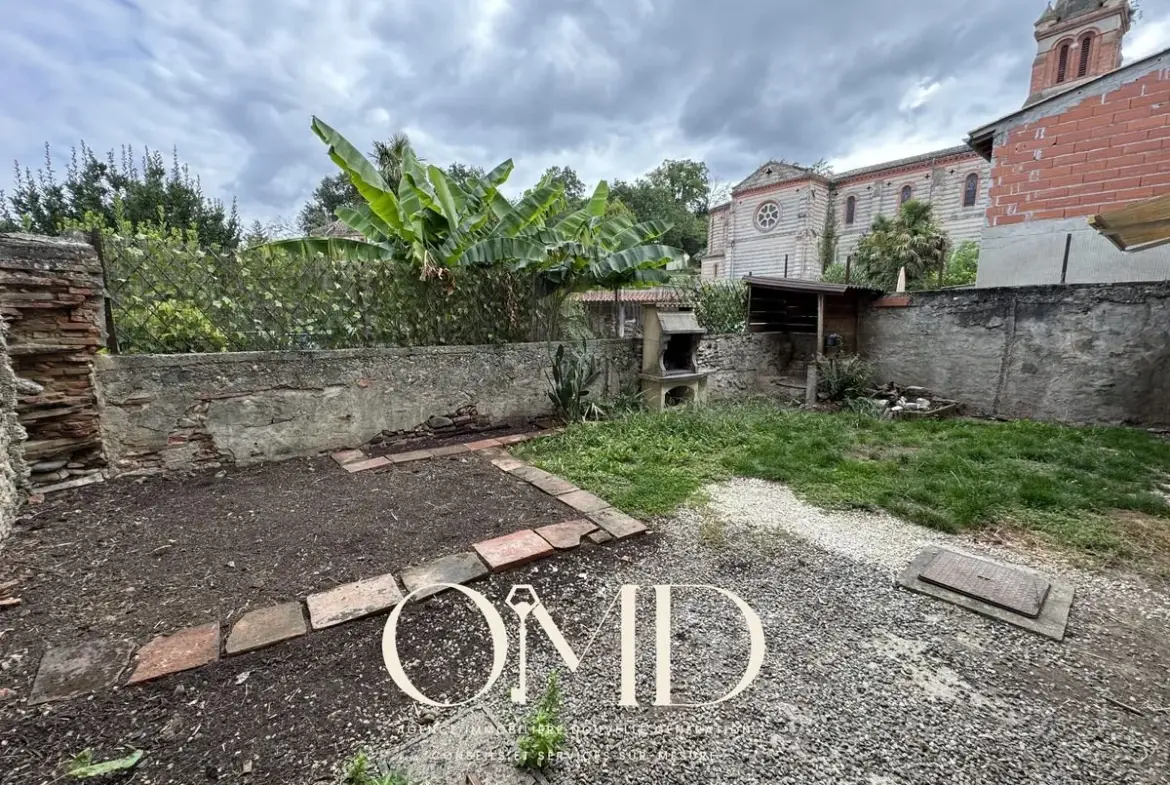 Maison mitoyenne à rénover de 91,18 m² à Marquefave – Proche commodités 