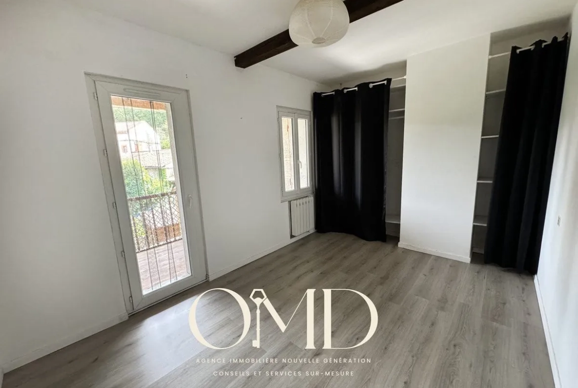 Maison mitoyenne à rénover de 91,18 m² à Marquefave – Proche commodités 