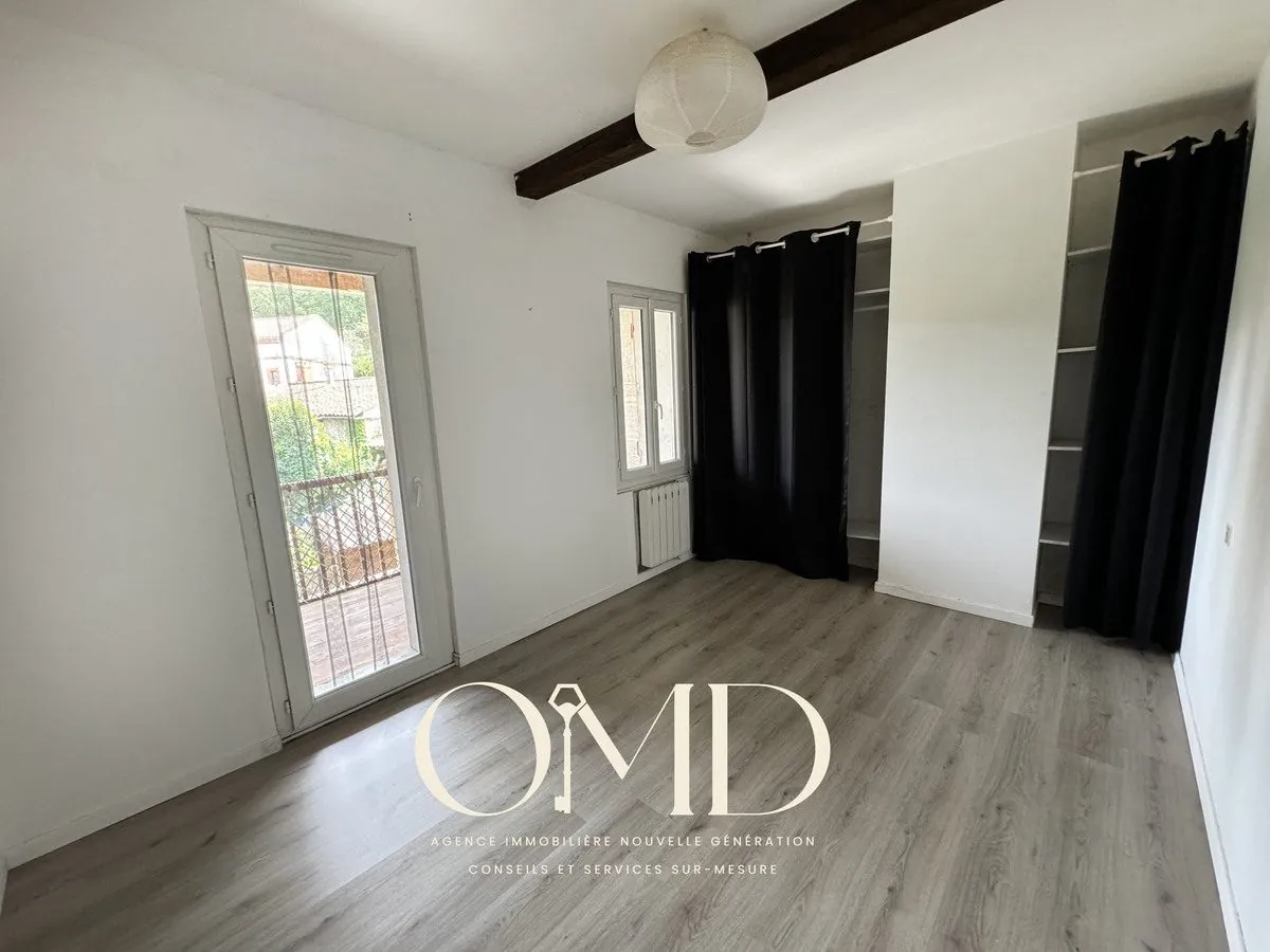 Maison mitoyenne à rénover de 91,18 m² à Marquefave – Proche commodités 