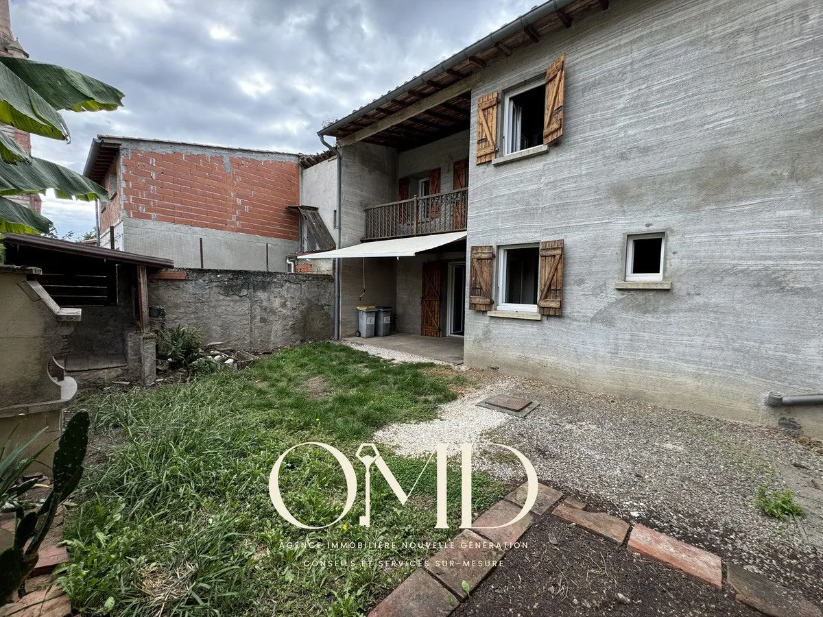 Maison mitoyenne à rénover de 91,18 m² à Marquefave – Proche commodités 