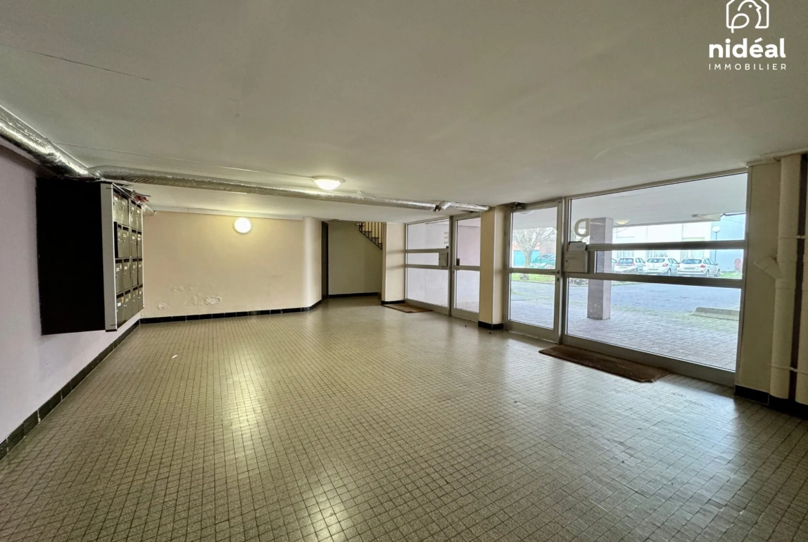 Appartement rénové de 66 m² avec balcon et garage à Maubeuge 