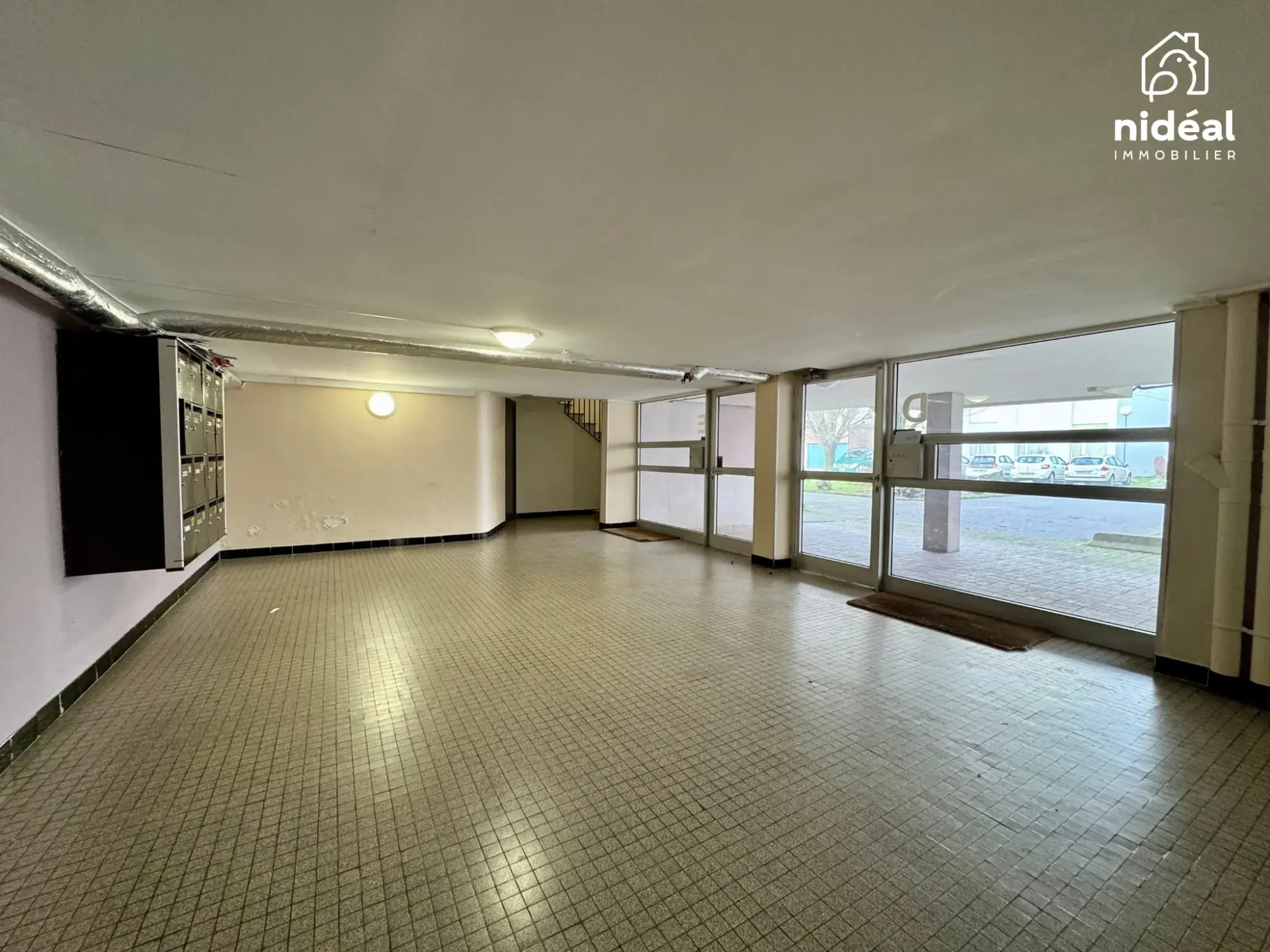 Appartement rénové de 66 m² avec balcon et garage à Maubeuge 