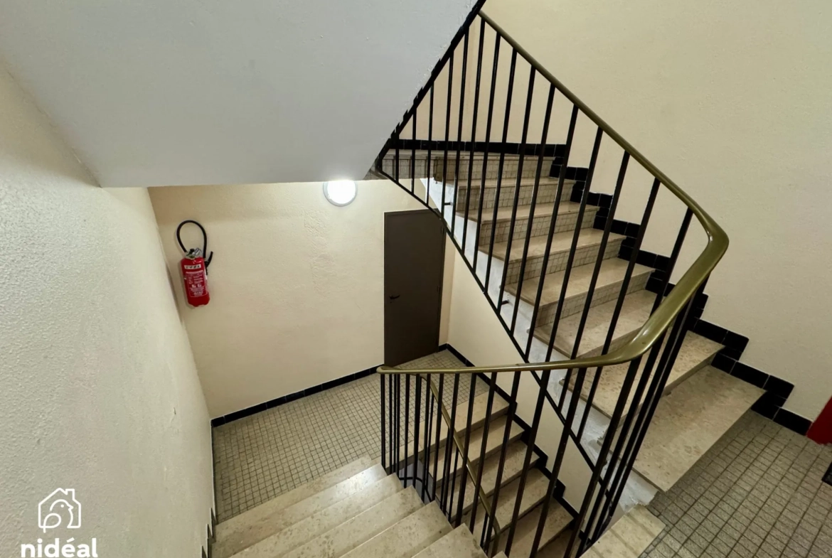 Appartement rénové de 66 m² avec balcon et garage à Maubeuge 