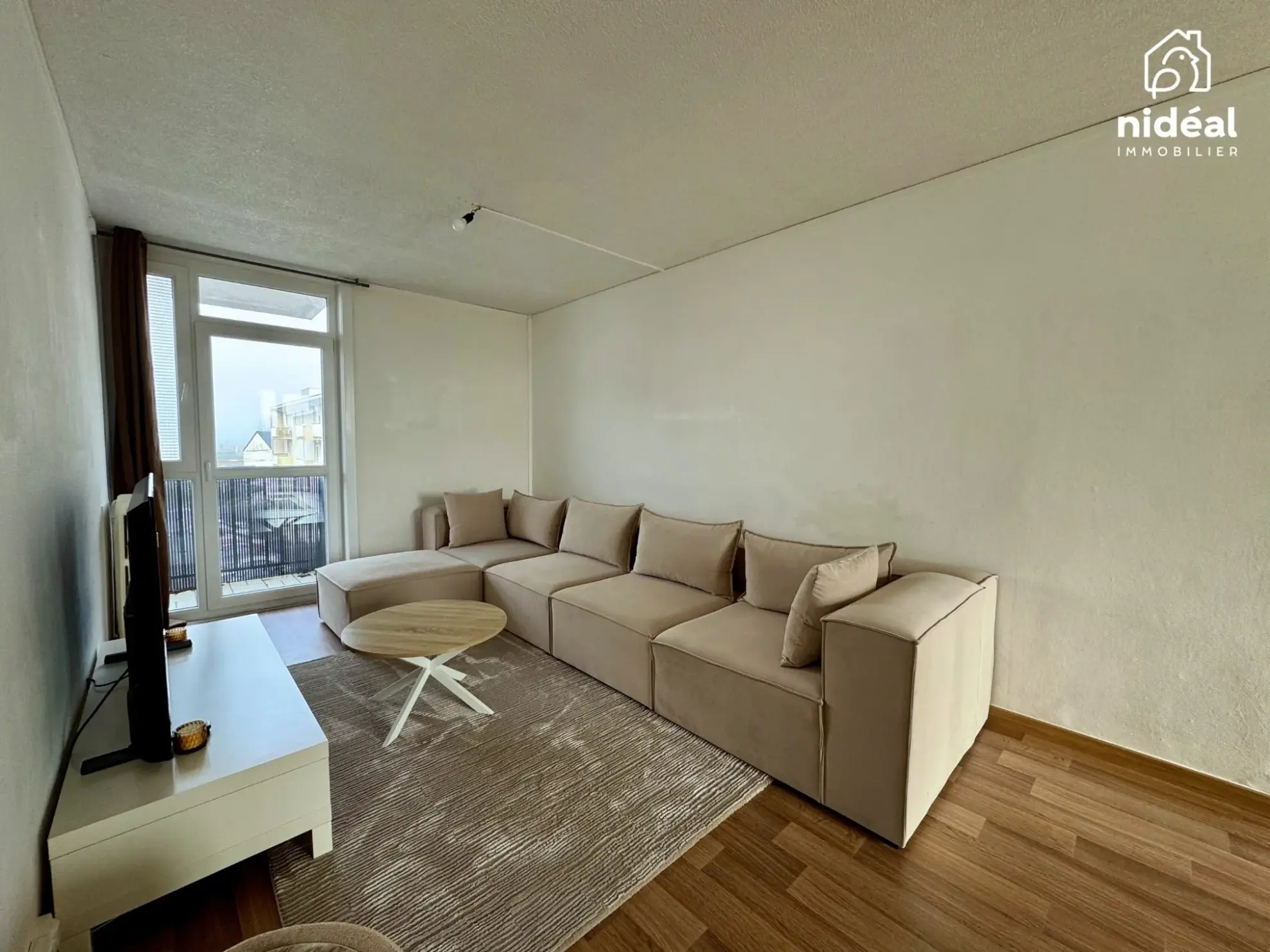 Appartement rénové de 66 m² avec balcon et garage à Maubeuge 
