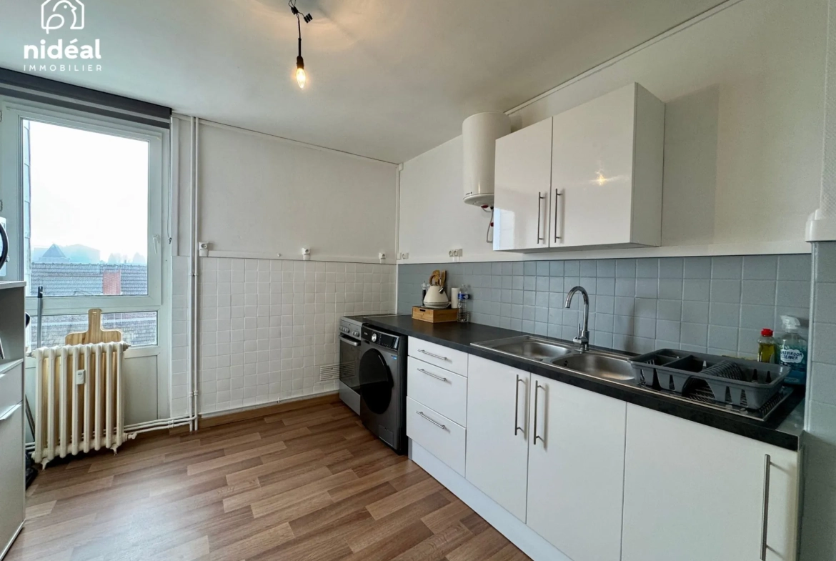 Appartement rénové de 66 m² avec balcon et garage à Maubeuge 