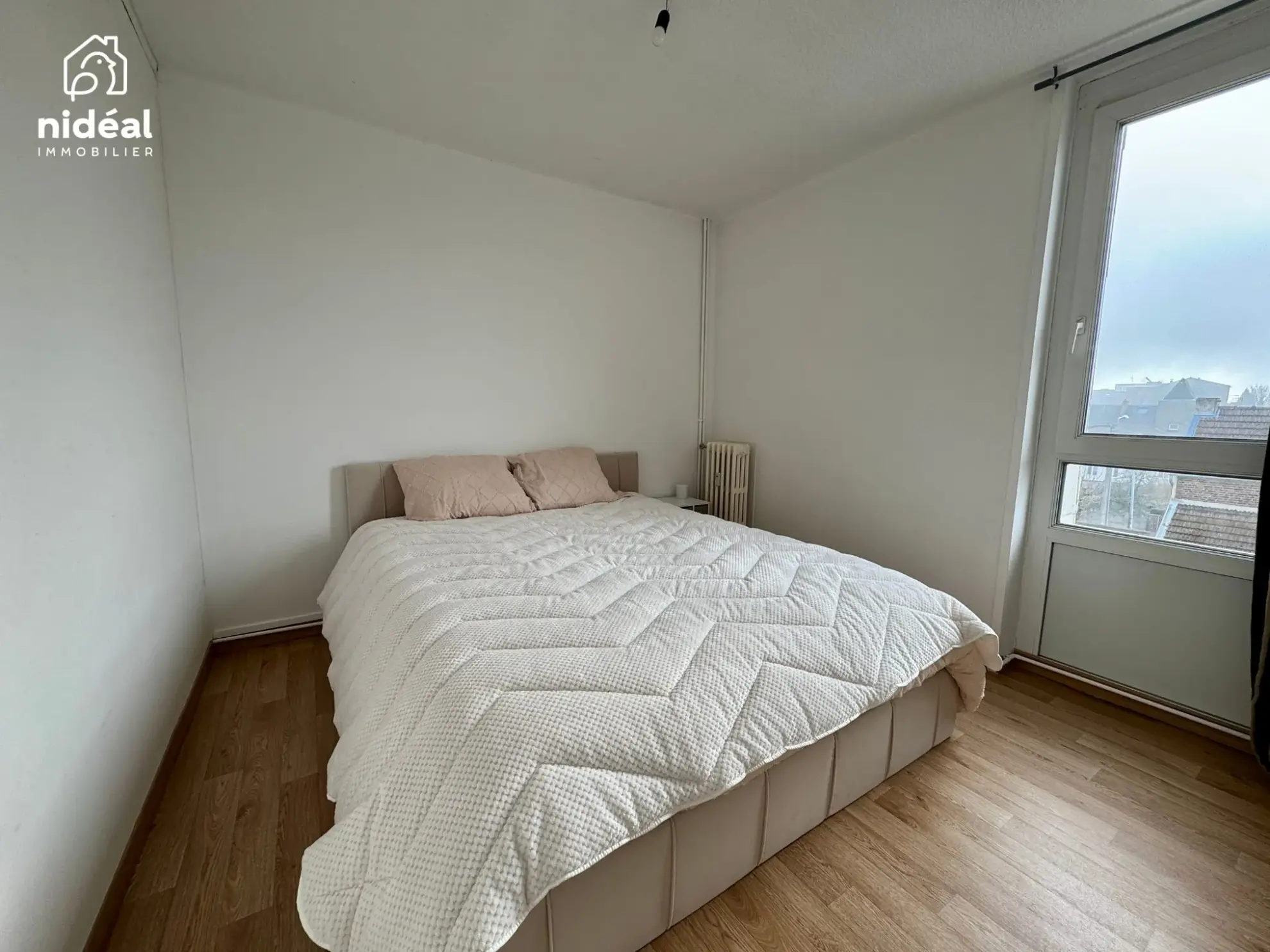 Appartement rénové de 66 m² avec balcon et garage à Maubeuge 