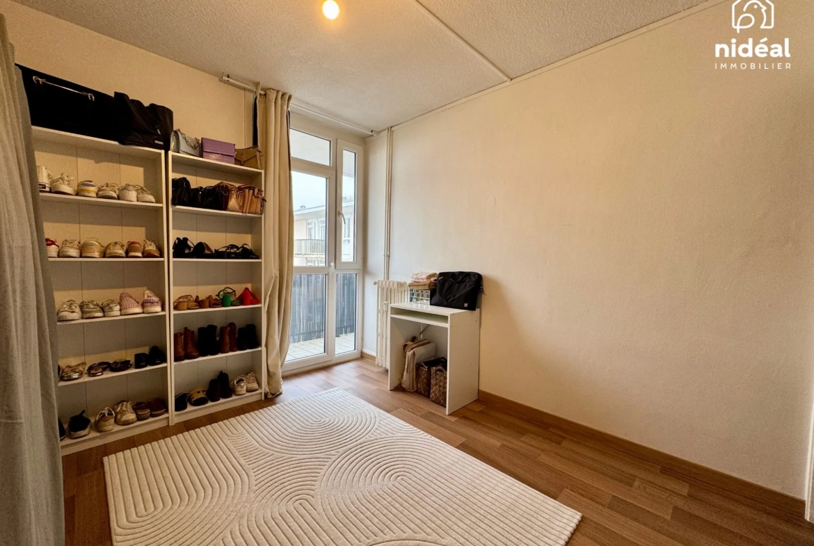 Appartement rénové de 66 m² avec balcon et garage à Maubeuge 