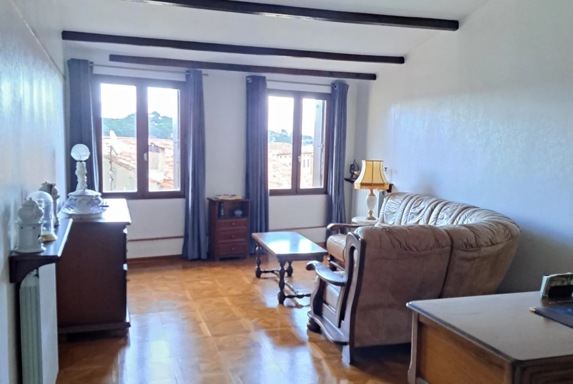magnifique appartement T5 de 143 m² à Clermont-l'Hérault avec vue 