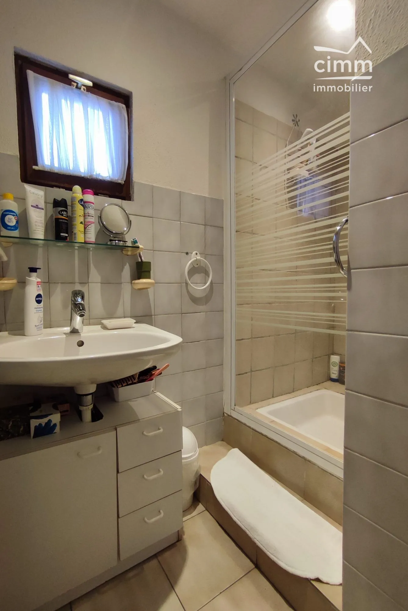 Appartement T3 à TULLINS avec balcon, cave et vue dégagée 