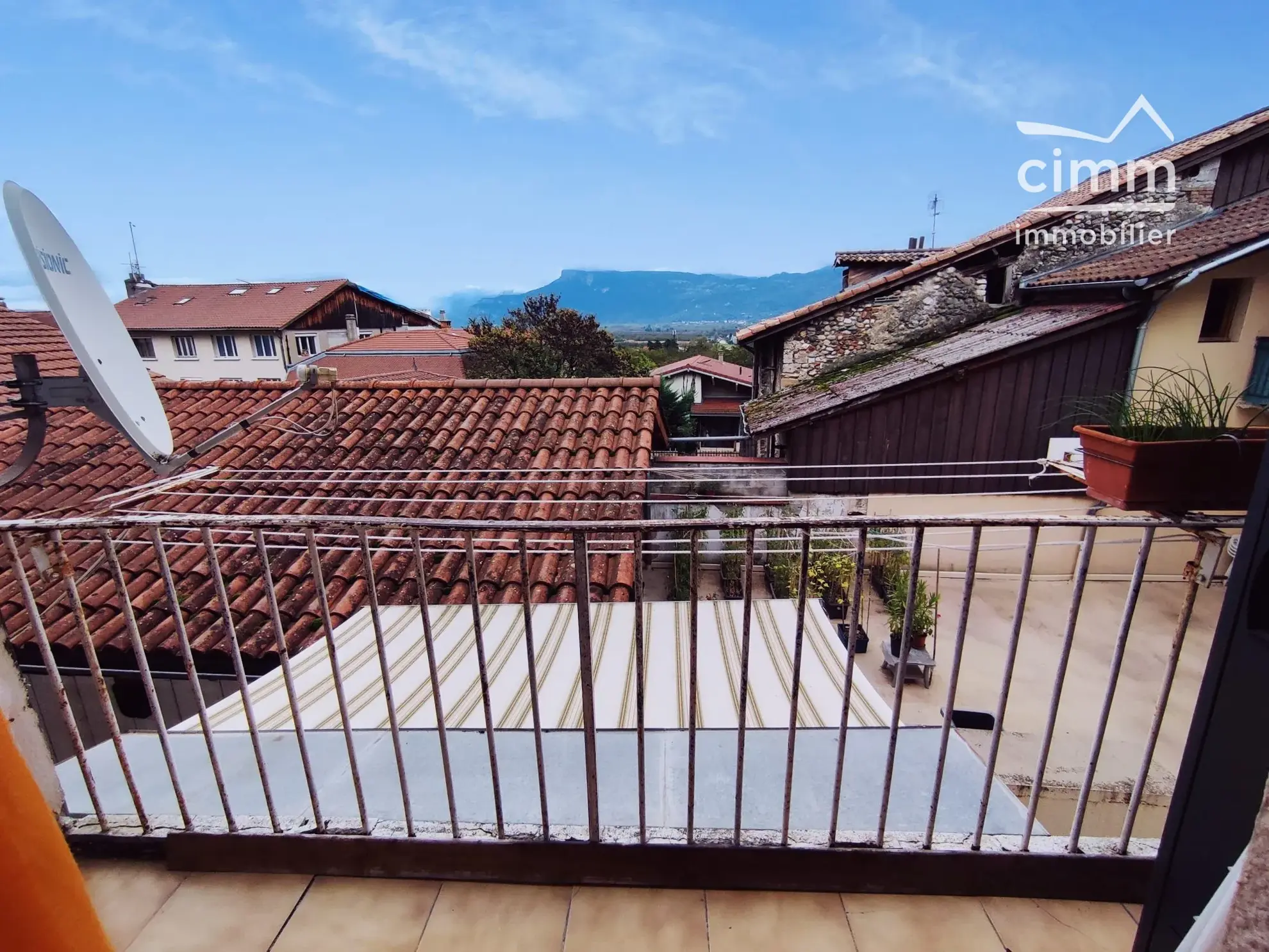 Appartement T3 à TULLINS avec balcon, cave et vue dégagée 