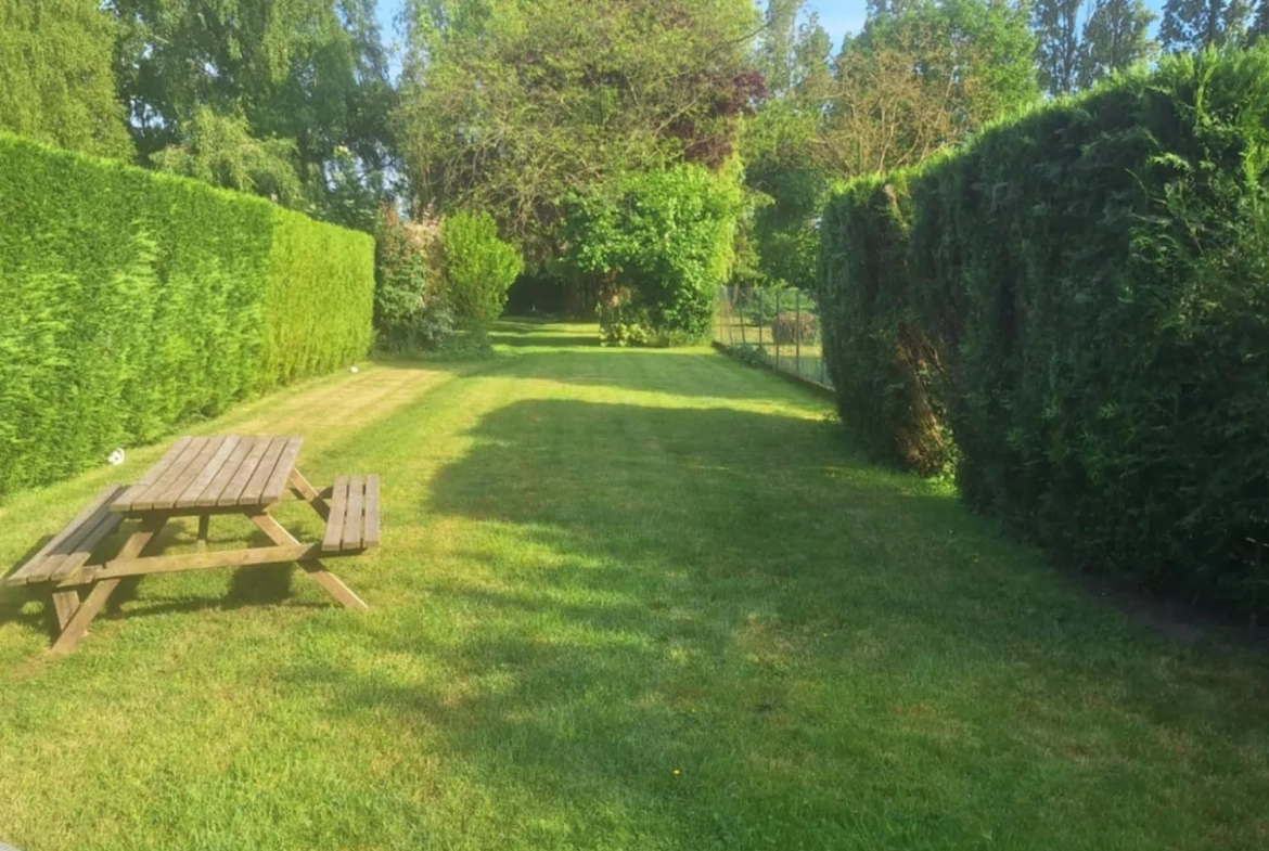 Charmante maison en pierre avec jardin et garage à Sainte Foy la Grande 