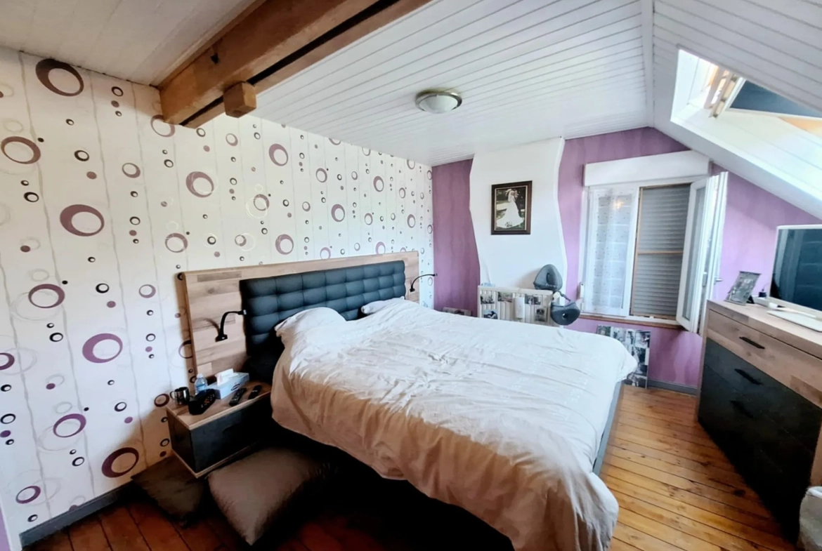 Charmante maison en pierre avec jardin et garage à Sainte Foy la Grande 