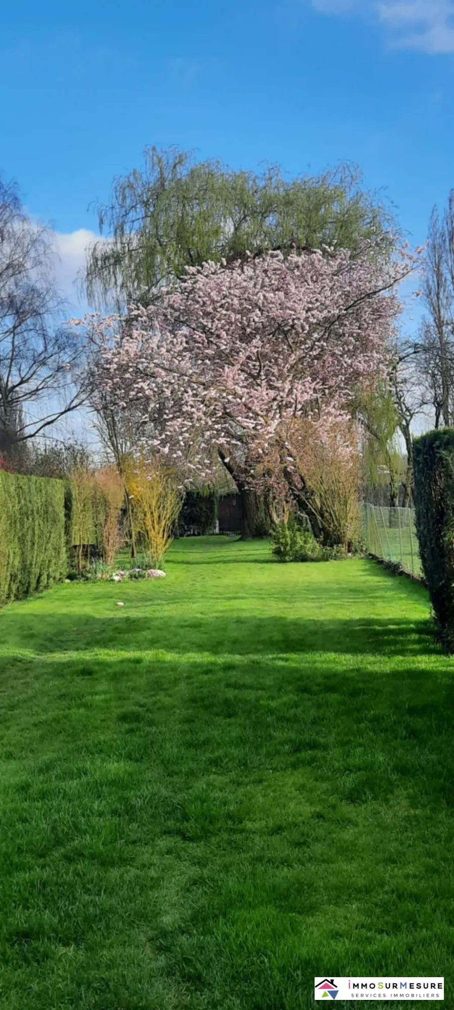 Charmante maison en pierre avec jardin et garage à Sainte Foy la Grande 