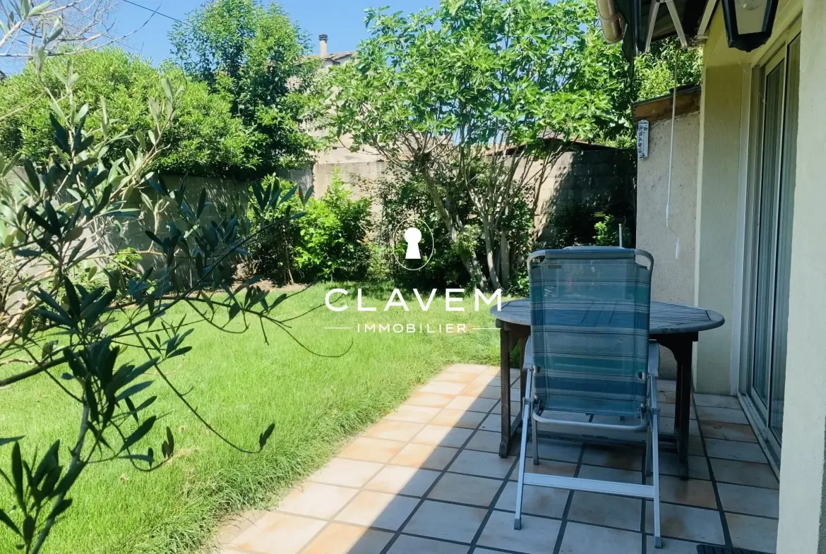 Charmante maison en pierre avec jardin et garage à Sainte Foy la Grande 
