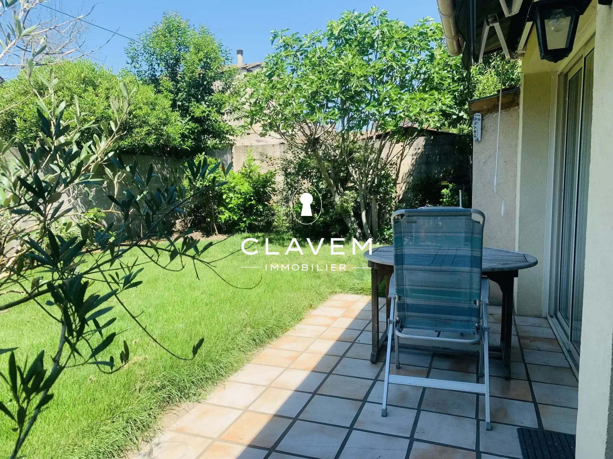 Charmante maison en pierre avec jardin et garage à Sainte Foy la Grande 