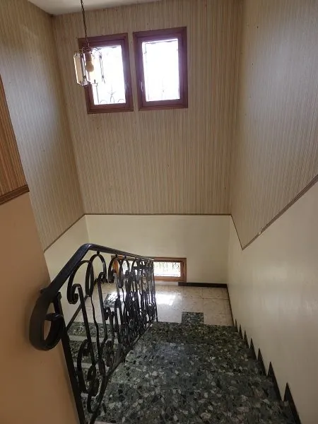 Maison à rénover avec grand jardin et garage à Labarthe-Rivière 