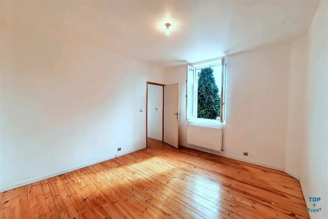 Maison mitoyenne rénovée de 208 m² avec 4 chambres et garage à Châteaucreux, Saint-Étienne 