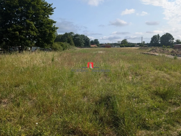 Terrain constructible de 997 m² à Blaye proche D137
