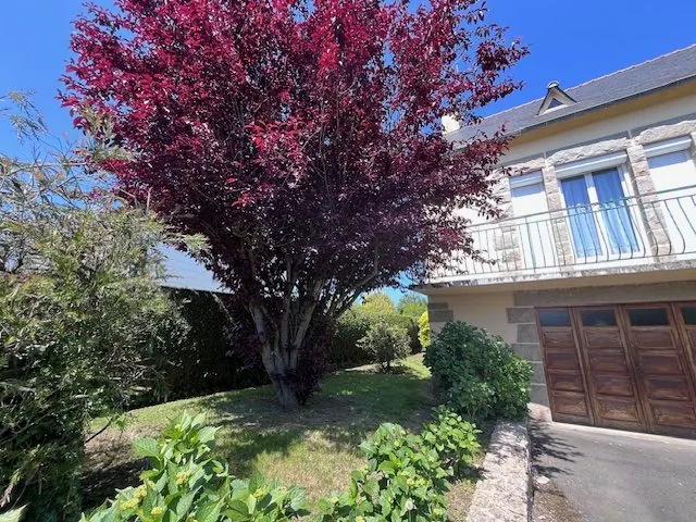 Maison familiale à Quessoy centre bourg - 115 m² avec sous-sol et potentiel d'aménagement 