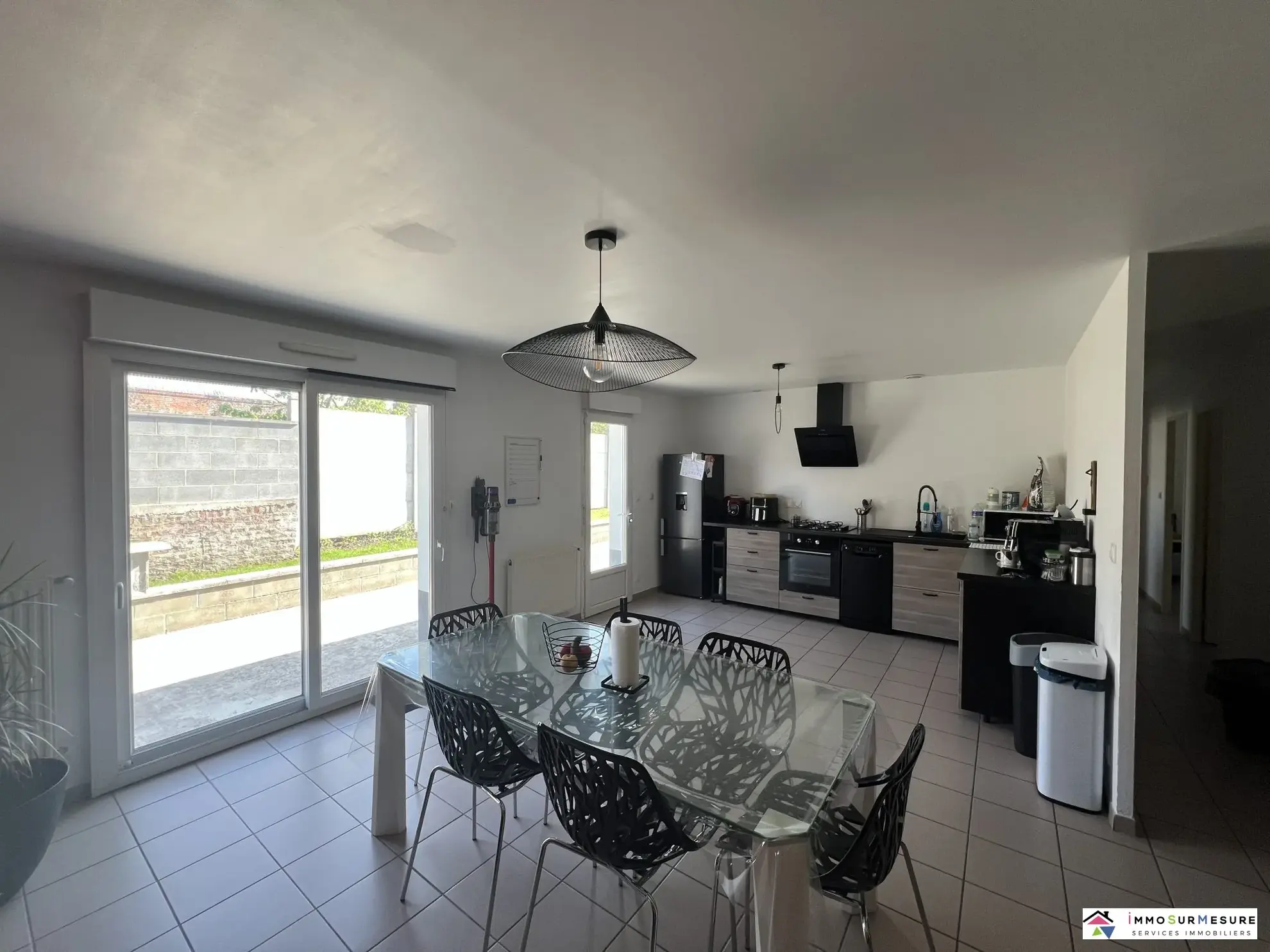 Maison à vendre à Divion - 88 m², 3 chambres, terrasse, proche commodités 