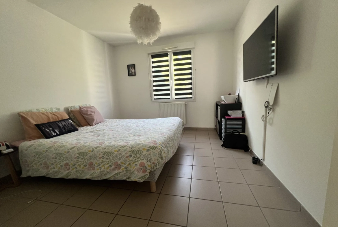 Maison à vendre à Divion - 88 m², 3 chambres, terrasse, proche commodités 