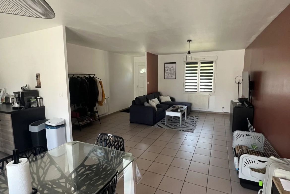 Maison à vendre à Divion - 88 m², 3 chambres, terrasse, proche commodités 