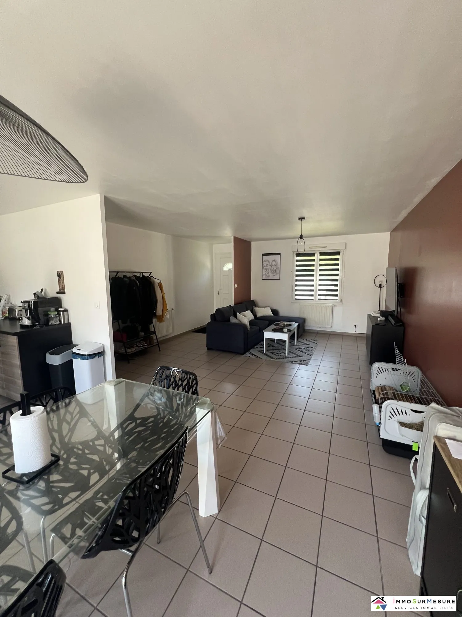 Maison à vendre à Divion - 88 m², 3 chambres, terrasse, proche commodités 