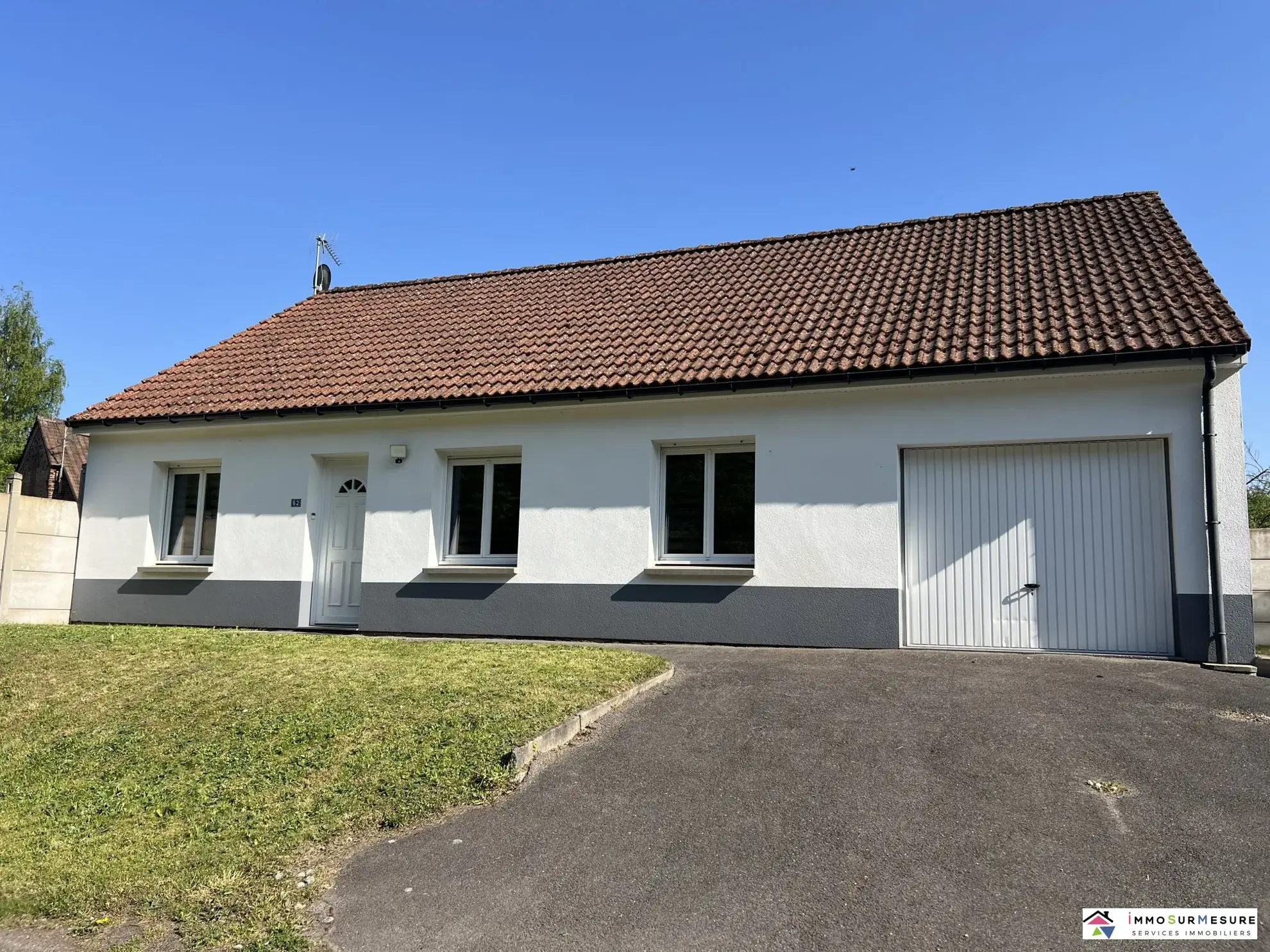 Maison à vendre à Divion - 88 m², 3 chambres, terrasse, proche commodités 