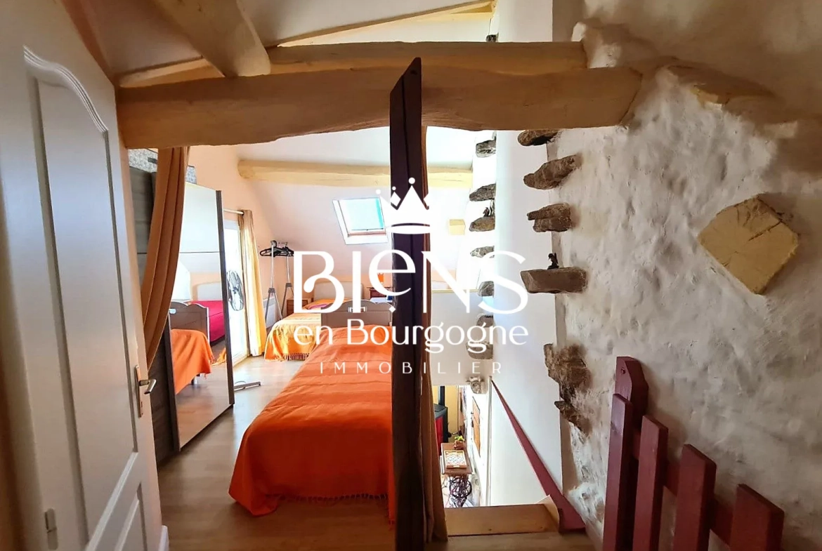 Magnifique maison de campagne avec terrasse et cave à Vauchignon en Bourgogne 