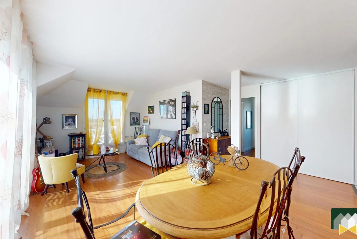 Appartement lumineux avec balcon, garage et proche commodités au Coudray 